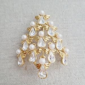 VINTAGE Butler & Wilson Christmas tree angels brooch